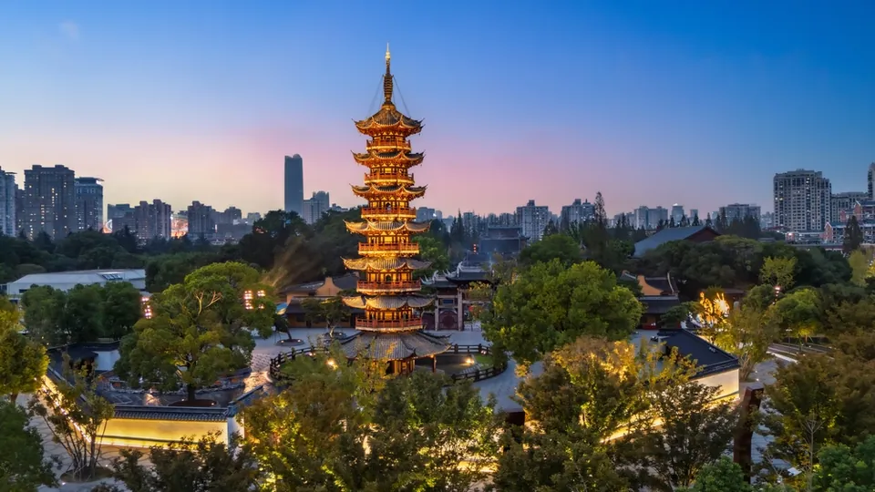 Наньсян — панорама древнего города с традиционной архитектурой