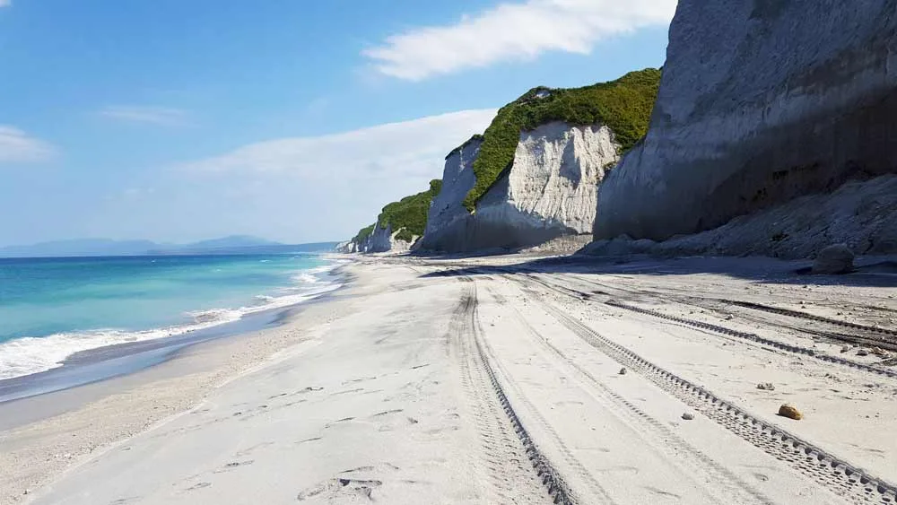 Белые и Черные Скалы на о.Итуруп