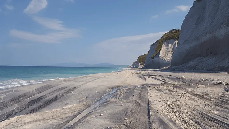 Белые скалы с моря, Итуруп