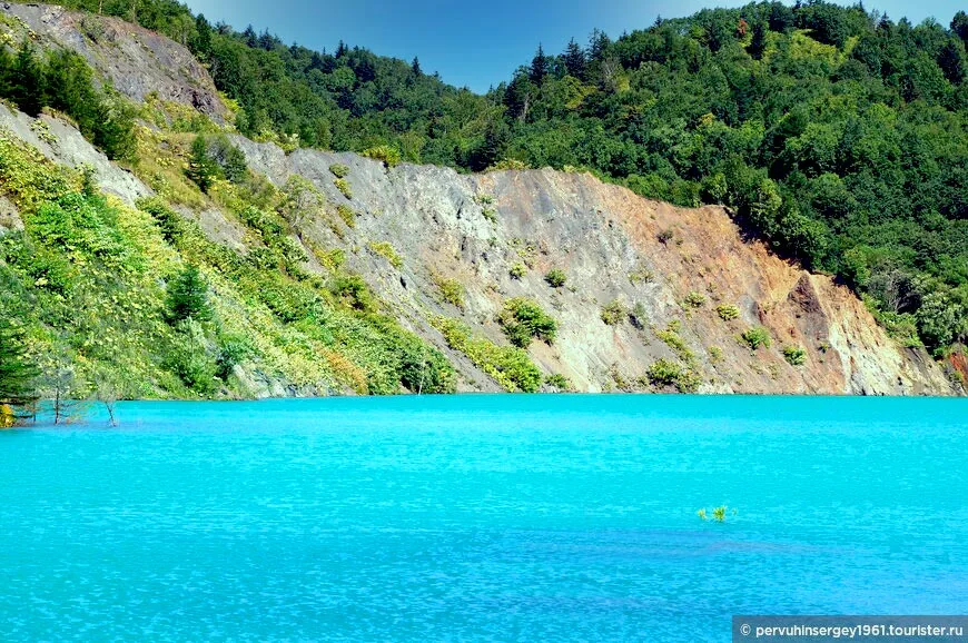 бирюзовое озеро