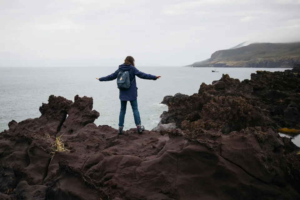 лавовое плато Янкито, термальные источники "Ванночки", о.Итуруп