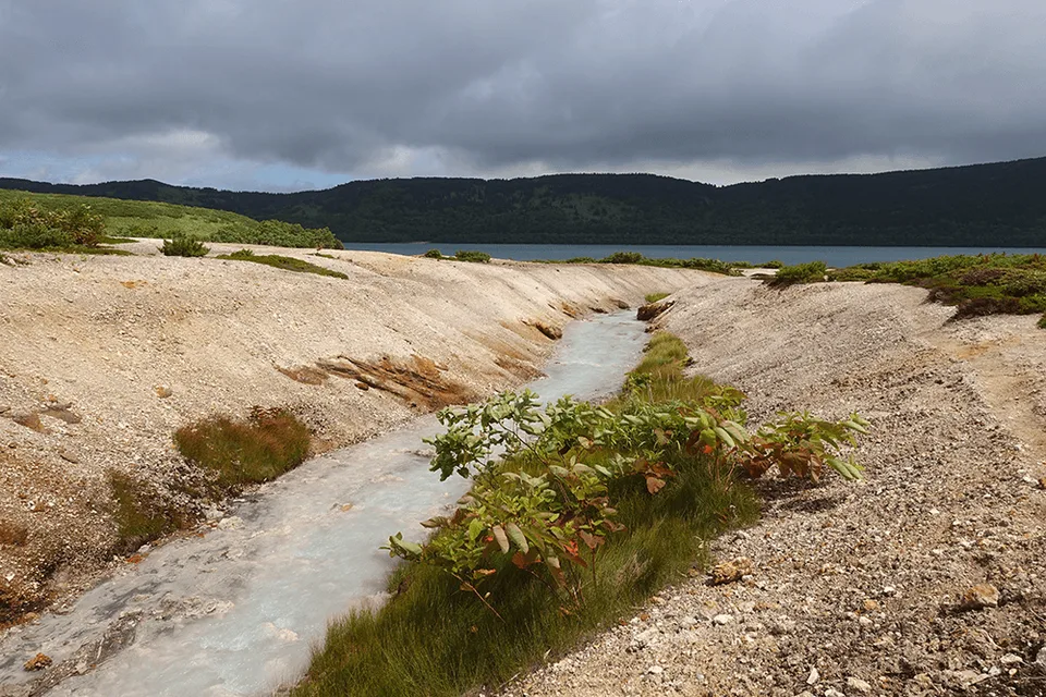 Кальдера вулкана Головнина на о.Кунашир