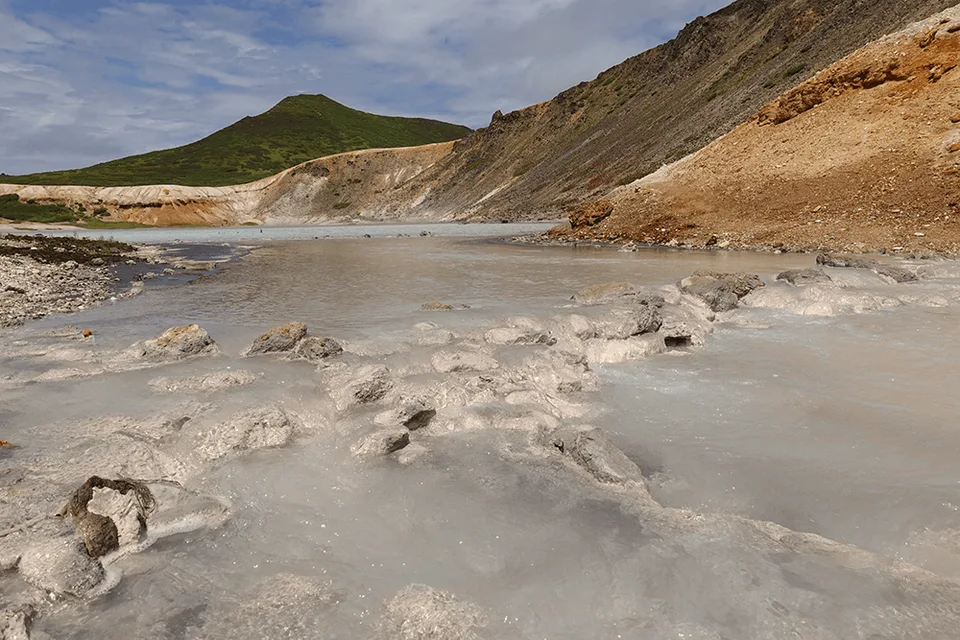 Кальдера вулкана Головнина на о.Кунашир