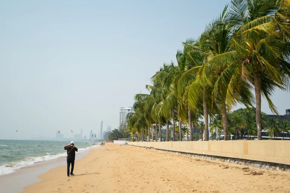 Пляж в южной части Паттайи, Таиланд
