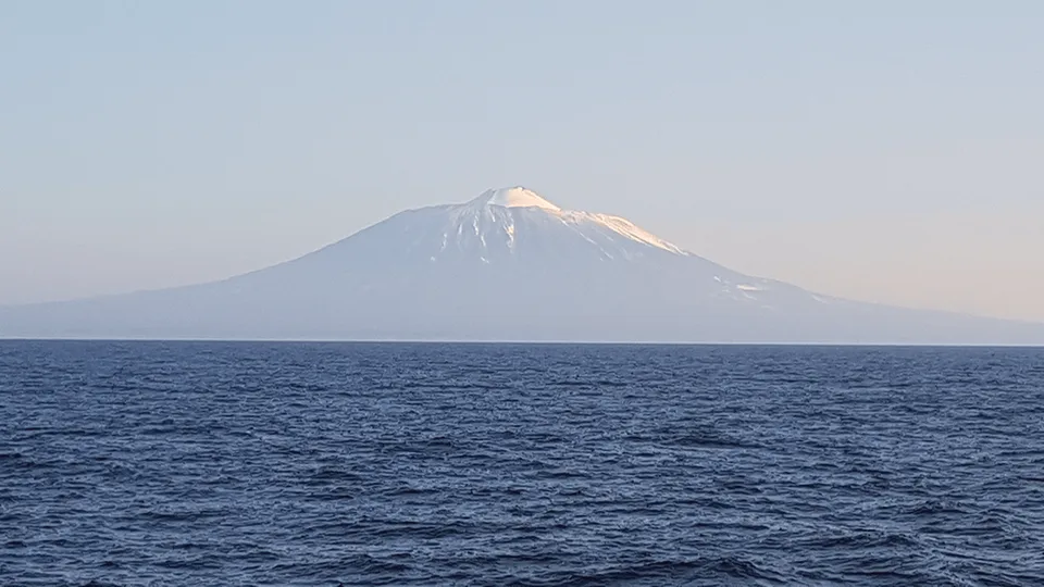 Остров Кунашир — экскурсии