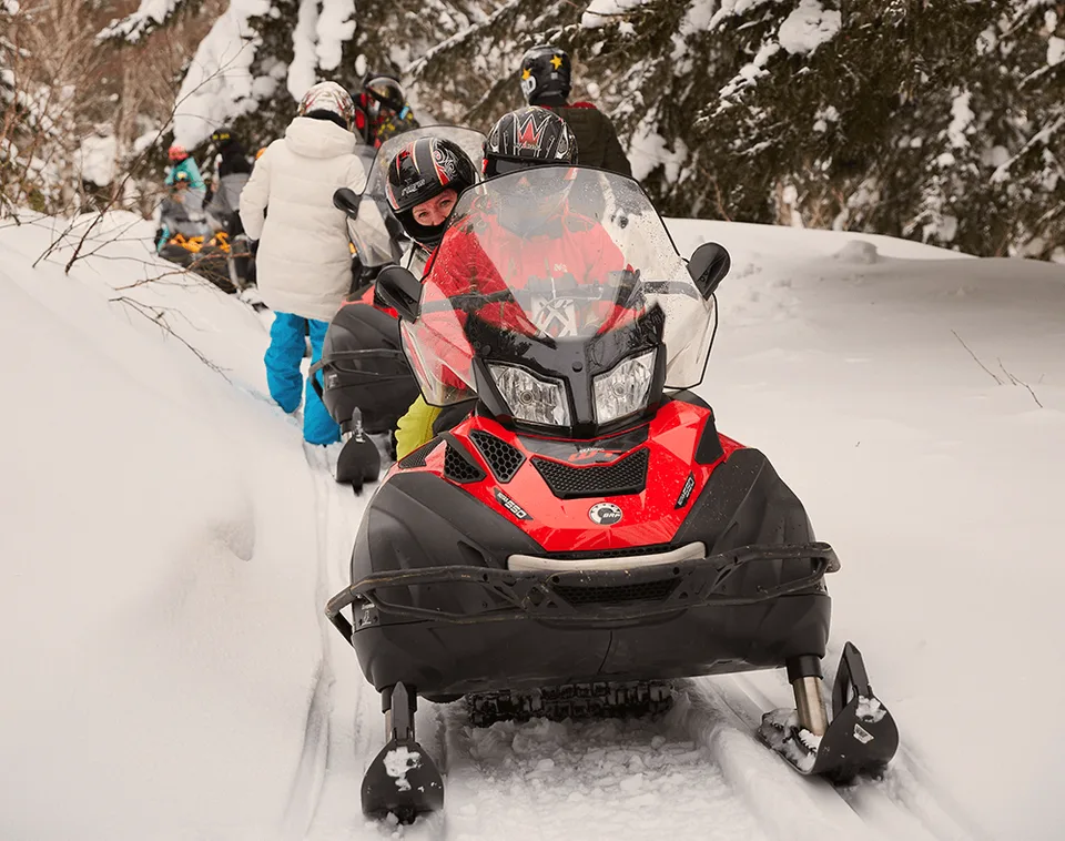 Катание на снегоходах к мысу Евстафия