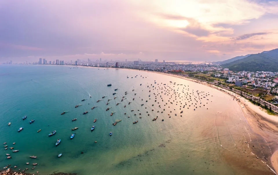 Дананг на закате — панорама побережья, Вьетнам