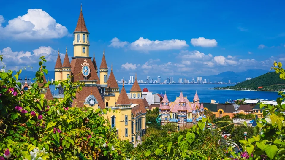 Парк развлечений Vinpearl на фоне Нячанга, Вьетнам